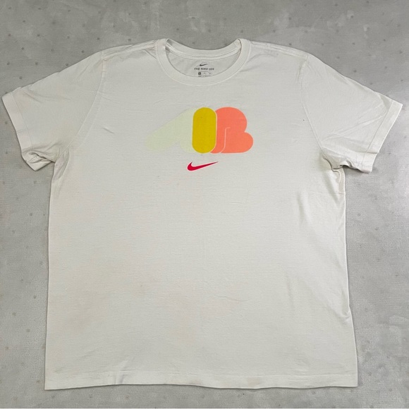 Nike AIR Logo Swoosh T-shirt - Picture 2 of 7